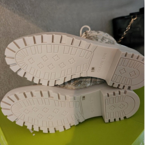 NWB BEAUTIFUL AUTHENTIC GIANNI BINI BLING COMBAT BOOTS 7.5 NEW IN BOX MSRP 89.99 - Picture 4 of 7